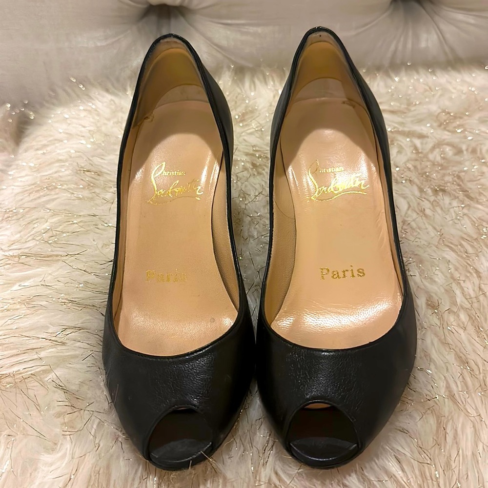 COPY - Christian Louboutin Peep toe kitten pump 35